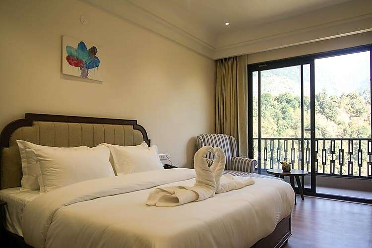 Manali Winter Escape | Hotel Melcome (Centrally Heated)