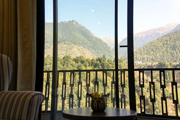 Manali Winter Escape | Hotel Melcome (Centrally Heated)