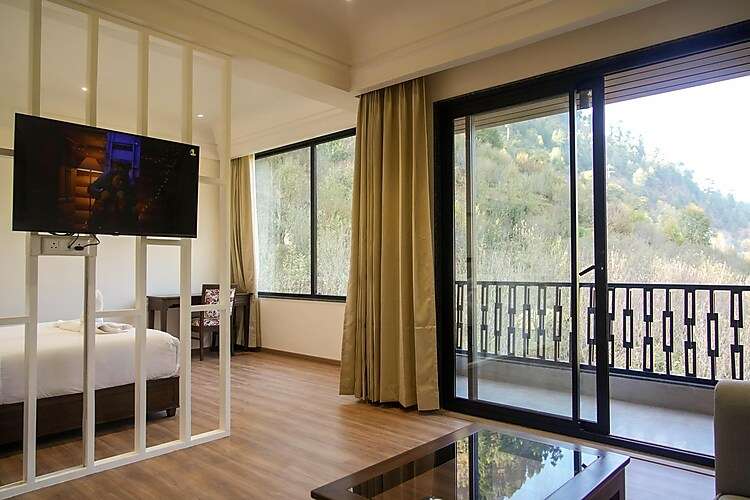 Manali Winter Escape | Hotel Melcome (Centrally Heated)