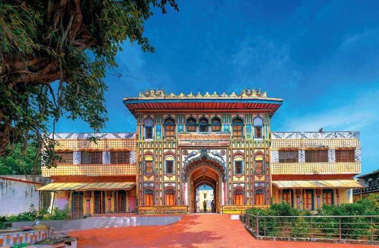 Ayodhya Varanasi Tour Package 30% Off Book Now