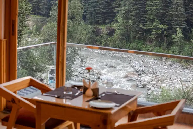 Premium Manali With The River Pine Resort & Spa